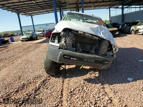 2015 Ram 2500 Tradesman z VIN 3C6TR5CT5FG626077, wystawiony jako Copart lot #56059055 z przebiegiem 161 452 mil mil oraz Szkoda całkowita • Salvage title. Historia ofert i sprzedaży dostępna na DreamBid. Obrazek 13.