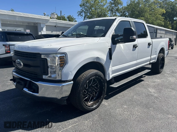2018 Ford Super Duty F-250 SRW XL with VIN 1FT7W2BT1JEC39660, listed as a IAAI auction lot 42070770 with 300,079 mi miles. Bid and sale history available at carsss.com. Image 2.