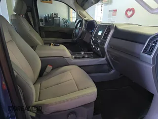 2018 Ford Expedition XLT z VIN 1FMJU1HT2JEA50850, wystawiony jako Copart lot #57295665 z przebiegiem 96 754 mil mil oraz Czysty tytuł • Clean title. Historia ofert i sprzedaży dostępna na DreamBid. Obrazek 5.