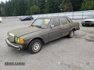 1983 Mercedes-Benz 300 with VIN WDBAB33A6DB030407, listed as a Copart auction lot 70720954 with 216,941 mi miles and Clean Title. Bid and sale history available at carsss.com. Image 1.