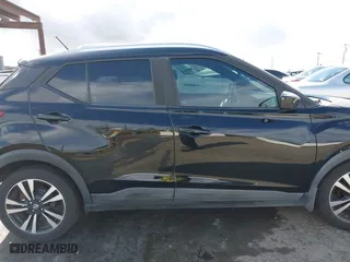 2018 Nissan Kicks SV with VIN 3N1CP5CU0JL495926, listed as a IAAI auction lot 41807108 with 77,223 mi miles. Bid and sale history available at carsss.com. Image 14.