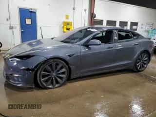 2022 Tesla Model S Plaid с VIN 5YJSA1E64NF460280, выставлен на аукционе Copart как лот 60063745 с пробегом 42 387 миль миль и Списание • Salvage title. История ставок и продаж доступна на DreamBid. Изображение 1.