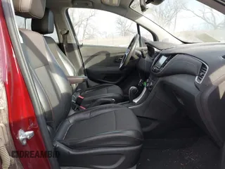 2017 Chevrolet Trax LT with VIN 3GNCJPSB5HL262068, listed as a IAAI auction lot 41437329 with 132,559 mi miles. Bid and sale history available at carsss.com. Image 5.