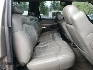 2000 Chevrolet Suburban LS with VIN 3GNGK26U3YG172343, listed as a Copart auction lot 47106575 with 339,445 mi miles and Clean Title. Bid and sale history available at carsss.com. Image 11.