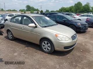 2006 Hyundai Accent GLS z VIN KMHCN46C26U037605, wystawiony jako IAAI lot #42431996 z przebiegiem 86 128 mil mil oraz . Historia ofert i sprzedaży dostępna na DreamBid. Obrazek 1.