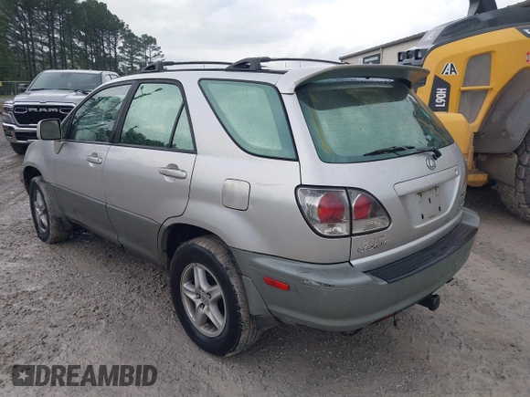 2001 Lexus RX 300 with VIN JTJHF10U810226926, listed as a IAAI auction lot 42098229 with 291,681 mi miles. Bid and sale history available at carsss.com. Image 3.