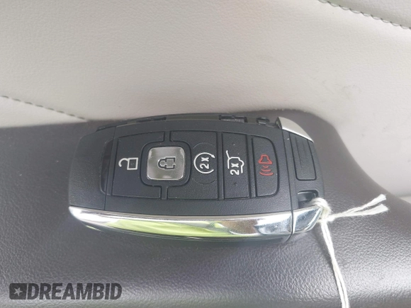 2019 Lincoln MKC Reserve with VIN 5LMCJ3D99KUL07269, listed as a IAAI auction lot 42498672 with 39,315 mi miles and . Bid and sale history available at DreamBid. Image 11.