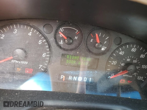 2004 Ford Taurus SES with VIN 1FAFP55U54A120509, listed as a Copart auction lot 61226285 with 270,891 mi miles and Salvage title. Bid and sale history available at DreamBid. Image 9.