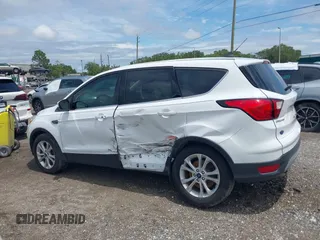 2019 Ford Escape SE z VIN 1FMCU0GD1KUA12322, wystawiony jako IAAI lot #42232033 z przebiegiem 141 764 mil mil oraz . Historia ofert i sprzedaży dostępna na DreamBid. Obrazek 14.