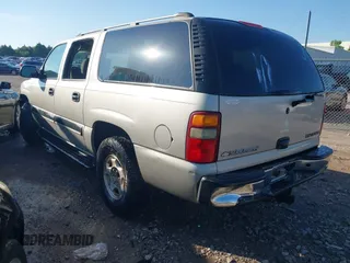 2004 Chevrolet Suburban LT with VIN 1GNEC16T84R125633, listed as a IAAI auction lot 42564242 with 328,946 mi miles and . Bid and sale history available at DreamBid. Image 3.