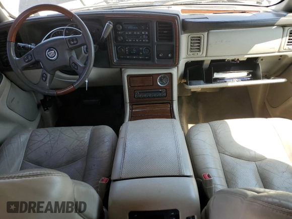 2004 Cadillac Escalade z VIN 1GYEC63T44R275260, wystawiony jako Copart lot #53201805 z przebiegiem 283 450 mil mil oraz Szkoda całkowita • Salvage title. Historia ofert i sprzedaży dostępna na DreamBid. Obrazek 8.