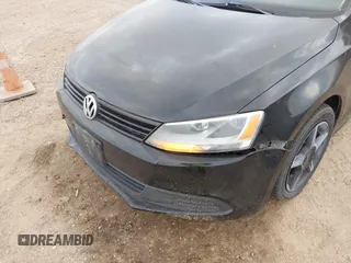 2011 Volkswagen Jetta Sedan SE w/Convenience & Sunroof PZEV with VIN 3VWDZ7AJ2BM359094, listed as a IAAI auction lot 42067719 with 165,720 mi miles. Bid and sale history available at carsss.com. Image 6.