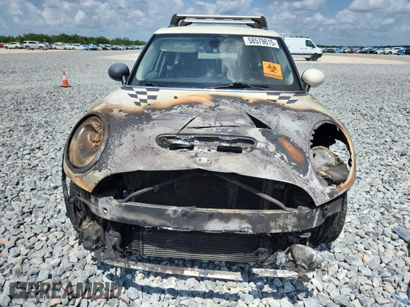 2015 MINI Hardtop 4 Door S z VIN WMWXU3C50F2B56953, wystawiony jako Copart lot #58579615 z przebiegiem Nie podano mil oraz Szkoda całkowita • Salvage title. Historia ofert i sprzedaży dostępna na DreamBid. Obrazek 5.
