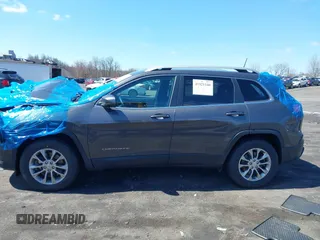 2020 Jeep Cherokee Altitude with VIN 1C4PJMLB3LD584911, listed as a IAAI auction lot 41921146 with 47,293 mi miles. Bid and sale history available at carsss.com. Image 14.