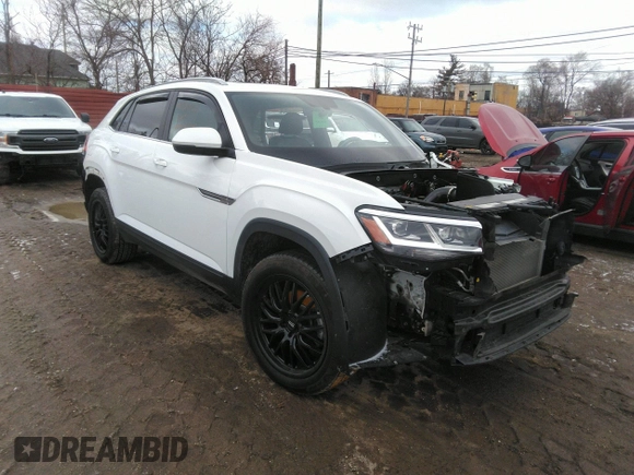 2020 Volkswagen Atlas SE with VIN 1V26E2CA0LC211728, listed as a IAAI auction lot 41726981 with 122,524 mi miles and . Bid and sale history available at DreamBid. Image 1.