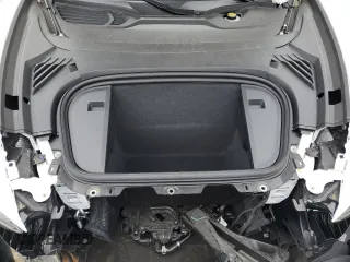 2022 Audi e-tron GT Premium Plus z VIN WAUCJBFW3N7008607, wystawiony jako Copart lot #46582463 z przebiegiem 5996 mil mil oraz . Historia ofert i sprzedaży dostępna na DreamBid. Obrazek 11.