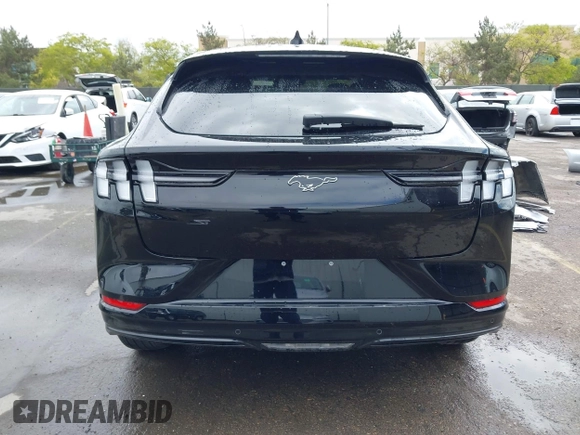 2024 Ford Mustang Mach-E Premium z VIN 3FMTK3R76RMA13687, wystawiony jako IAAI lot #42129796 z przebiegiem Nie podano mil oraz . Historia ofert i sprzedaży dostępna na DreamBid. Obrazek 15.