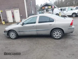 2001 Volvo S60 with VIN YV1RS61R012013431, listed as a IAAI auction lot 41193065 with 179,844 mi miles. Bid and sale history available at carsss.com. Image 14.