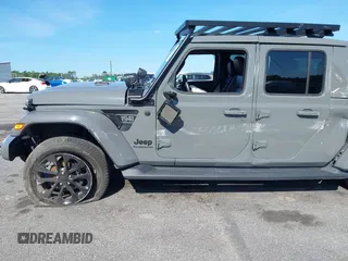 2022 Jeep Gladiator High Altitude with VIN 1C6HJTFG6NL152173, listed as a IAAI auction lot 42524638 with 17,148 mi miles and . Bid and sale history available at DreamBid. Image 21.