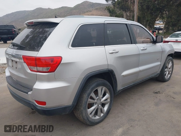 2011 Jeep Grand Cherokee Laredo with VIN 1J4RS4GG1BC646719, listed as a IAAI auction lot 42056300 with Not Provided miles and . Bid and sale history available at DreamBid. Image 4.