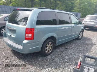 2008 Chrysler Town & Country Touring with VIN 2A8HR54P98R786789, listed as a IAAI auction lot 42360982 with 100,392 mi miles and . Bid and sale history available at DreamBid. Image 4.