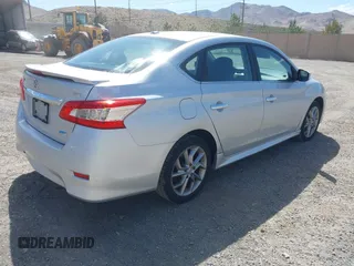 2014 Nissan Sentra SR z VIN 3N1AB7AP2EY223465, wystawiony jako IAAI lot #42371243 z przebiegiem 95 926 mil mil oraz . Historia ofert i sprzedaży dostępna na DreamBid. Obrazek 4.