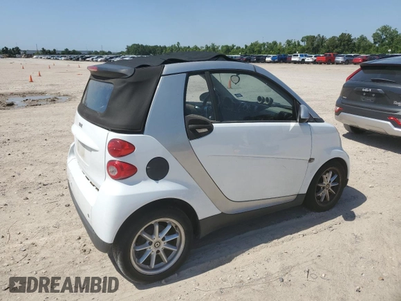 2009 Smart fortwo Passion z VIN WMEEK31X99K257464, wystawiony jako Copart lot #55807575 z przebiegiem 49 851 mil mil oraz Tytuł czysty. Historia ofert i sprzedaży dostępna na DreamBid. Obrazek 3.