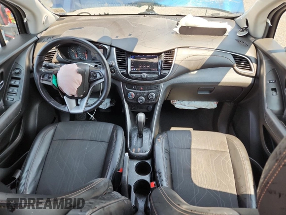 2020 Chevrolet Trax LT with VIN KL7CJLSBXLB332009, listed as a Copart auction lot 62892085 with 31,802 mi miles and Salvage title. Bid and sale history available at DreamBid. Image 8.