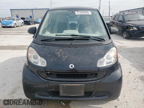 2011 Smart fortwo Pure with VIN WMEEJ3BA4BK447028, listed as a Copart auction lot 57359265 with 84,657 mi miles and Clean title. Bid and sale history available at DreamBid. Image 5.