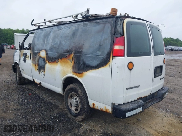 2005 Chevrolet Express Cargo z VIN 1GCGG25V951236769, wystawiony jako IAAI lot #42357911 z przebiegiem Nie podano mil oraz . Historia ofert i sprzedaży dostępna na DreamBid. Obrazek 3.