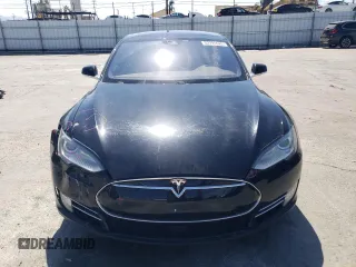 2016 Tesla Model S 90D with VIN 5YJSA1E20GF123251, listed as a Copart auction lot 52791625 with 97,393 mi miles and Salvage Title. Bid and sale history available at DreamBid. Image 5.