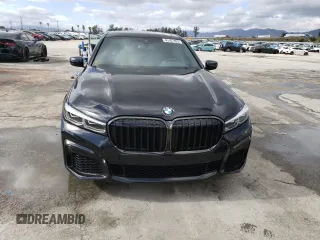 2022 BMW 7 Series 740i with VIN WBA7T2C07NCJ19339, listed as a Copart auction lot 43107493 with 19,424 mi miles. Bid and sale history available at carsss.com. Image 5.