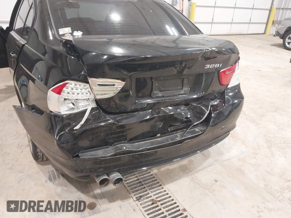 2011 BMW 3 Series 328i with VIN WBAPH5C53BA448609, listed as a IAAI auction lot 41302283 with 150,224 mi miles and . Bid and sale history available at carsss.com. Image 6.