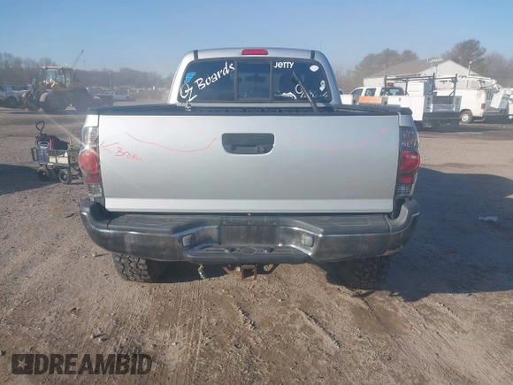 2006 Toyota Tacoma with VIN 5TEUU42N86Z253260, listed as a IAAI auction lot 41628070 with 194,352 mi miles. Bid and sale history available at carsss.com. Image 14.