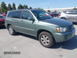 2005 Toyota Highlander z VIN JTEEP21A550082010, wystawiony jako IAAI lot #42283736 z przebiegiem 200 487 mil mil oraz . Historia ofert i sprzedaży dostępna na DreamBid. Obrazek 1.