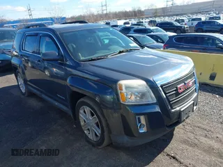 2010 GMC Terrain SLT-1 z VIN 2CTFLGEW5A6355766, wystawiony jako IAAI lot #41599953 z przebiegiem 51 745 mil mil oraz . Historia ofert i sprzedaży dostępna na DreamBid. Obrazek 1.
