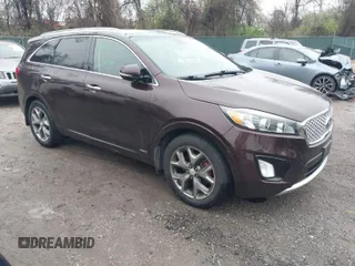 2016 Kia Sorento SX with VIN 5XYPKDA53GG082191, listed as a IAAI auction lot 41987706 with 141,397 mi miles. Bid and sale history available at carsss.com. Image 1.