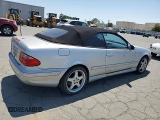 2002 Mercedes-Benz CLK 320/430 z VIN WDBLK70G72T107379, wystawiony jako Copart lot #59616655 z przebiegiem 73 101 mil mil oraz Szkoda całkowita • Salvage title. Historia ofert i sprzedaży dostępna na DreamBid. Obrazek 3.