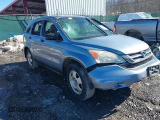 2011 Honda CR-V LX z VIN 5J6RE4H39BL111950, wystawiony jako IAAI lot #41440656 z przebiegiem 110 022 mil mil oraz . Historia ofert i sprzedaży dostępna na DreamBid. Obrazek 1.