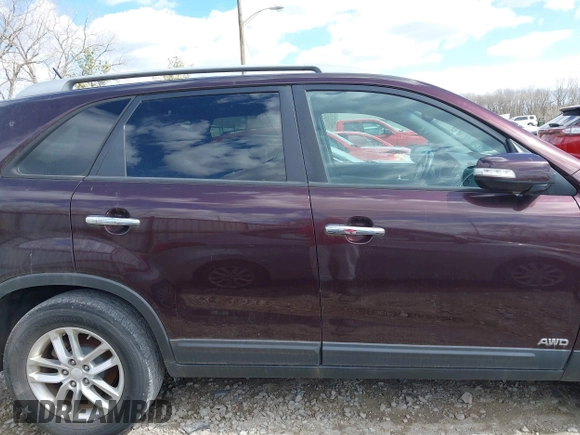 2015 Kia Sorento LX with VIN 5XYKTDA68FG603310, listed as a IAAI auction lot 41898305 with 134,705 mi miles. Bid and sale history available at carsss.com. Image 13.