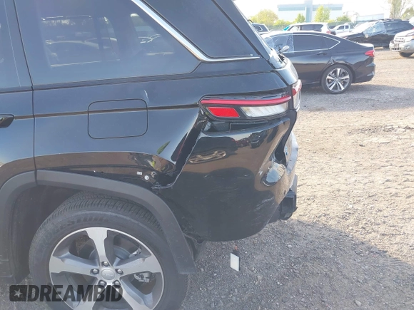 2024 Jeep Grand Cherokee с VIN 1C4RJYB61RC713750, выставлен на аукционе IAAI как лот 42149409 с пробегом 9 931 миль миль и . История ставок и продаж доступна на DreamBid. Изображение 21.