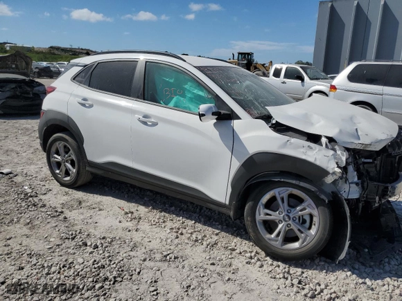 2022 Hyundai Kona SEL with VIN KM8K6CAB2NU914769, listed as a Copart auction lot 43192205 with 15,386 mi miles and Non Repairable. Bid and sale history available at carsss.com. Image 4.