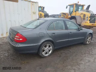 2006 Mercedes-Benz E-Class 3.5L with VIN WDBUF87J26X207923, listed as a IAAI auction lot 41479006 with 154,024 mi miles. Bid and sale history available at carsss.com. Image 4.