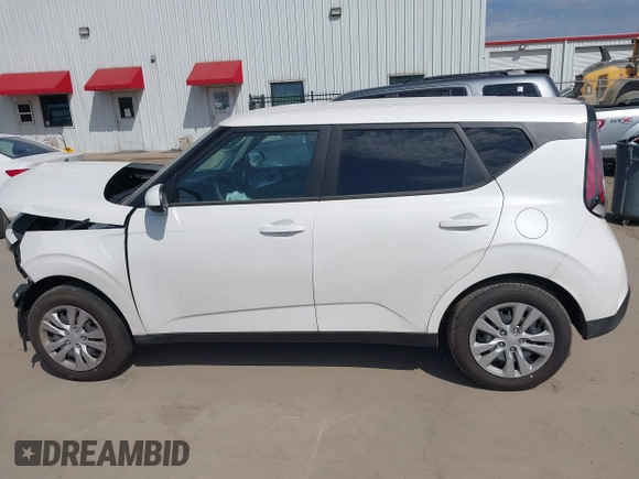 2025 Kia Soul LX with VIN KNDJ23AU5S7930083, listed as a IAAI auction lot 41663168 with 1,134 mi miles. Bid and sale history available at carsss.com. Image 14.