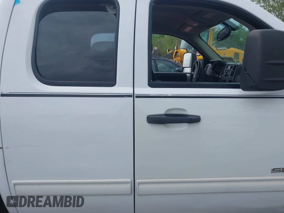 2008 GMC Sierra 1500 SLE1 z VIN 2GTEK19J781140144, wystawiony jako IAAI lot #42150790 z przebiegiem 186 929 mil mil oraz . Historia ofert i sprzedaży dostępna na DreamBid. Obrazek 13.