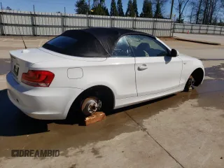 2012 BMW 1 Series 128i z VIN WBAUL7C53CVM83027, wystawiony jako Copart lot #48802675 z przebiegiem 107 436 mil mil oraz Czysty tytuł • Clean title. Historia ofert i sprzedaży dostępna na DreamBid. Obrazek 3.