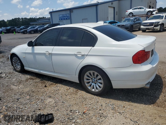 2009 BMW 3 Series 328i with VIN WBAPH77559NL82508, listed as a Copart auction lot 62209325 with 194,287 mi miles and Clean title. Bid and sale history available at DreamBid. Image 2.