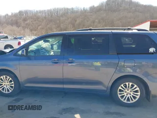 2013 Toyota Sienna XLE AAS with VIN 5TDYK3DC0DS398381, listed as a IAAI auction lot 41773688 with 169,055 mi miles. Bid and sale history available at carsss.com. Image 14.