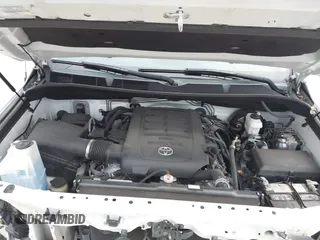 2019 Toyota Tundra 2WD SR with VIN 5TFRY5F19KX245581, listed as a IAAI auction lot 41204371 with 82,784 mi miles. Bid and sale history available at carsss.com. Image 10.