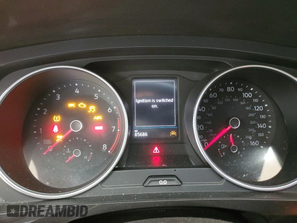 2018 Volkswagen Tiguan SEL with VIN 3VV3B7AX5JM114958, listed as a Copart auction lot 51673965 with 85,686 mi miles and Salvage title. Bid and sale history available at DreamBid. Image 9.